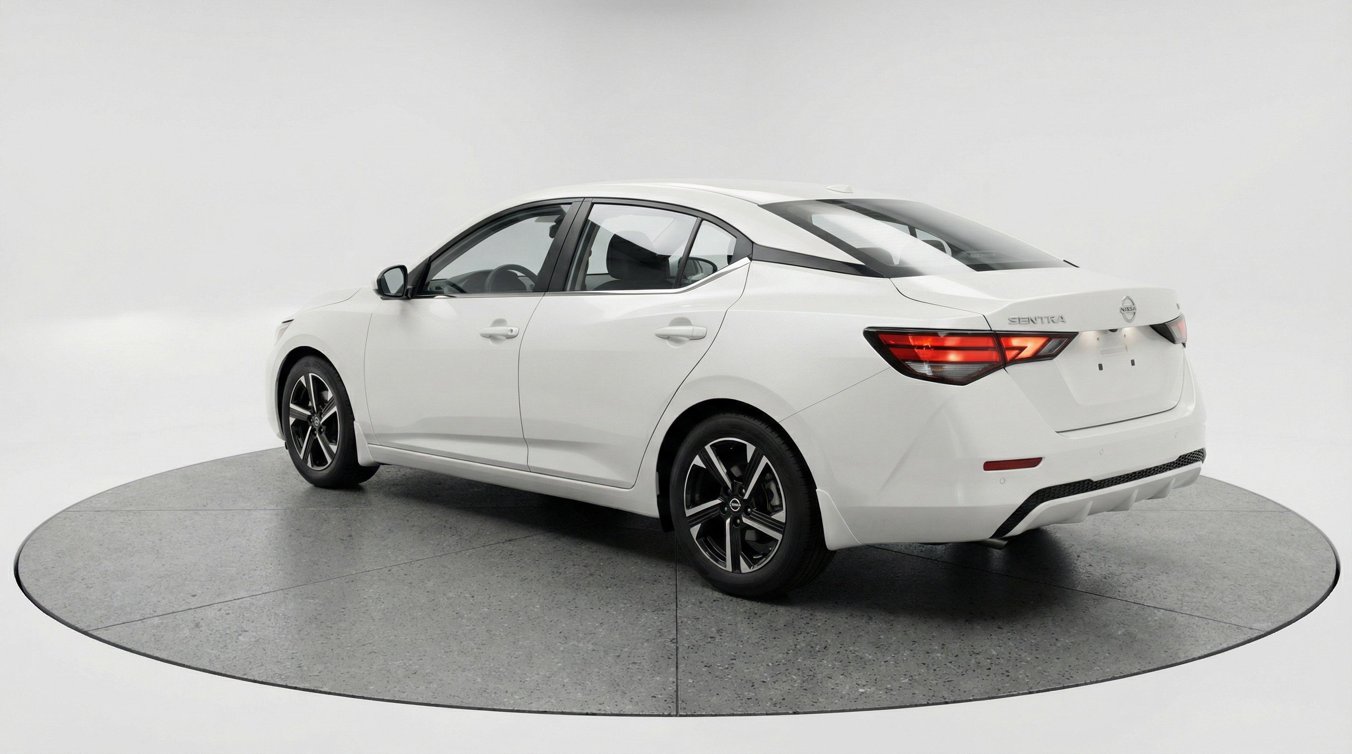 Used 2025 Nissan Sentra SV image 6