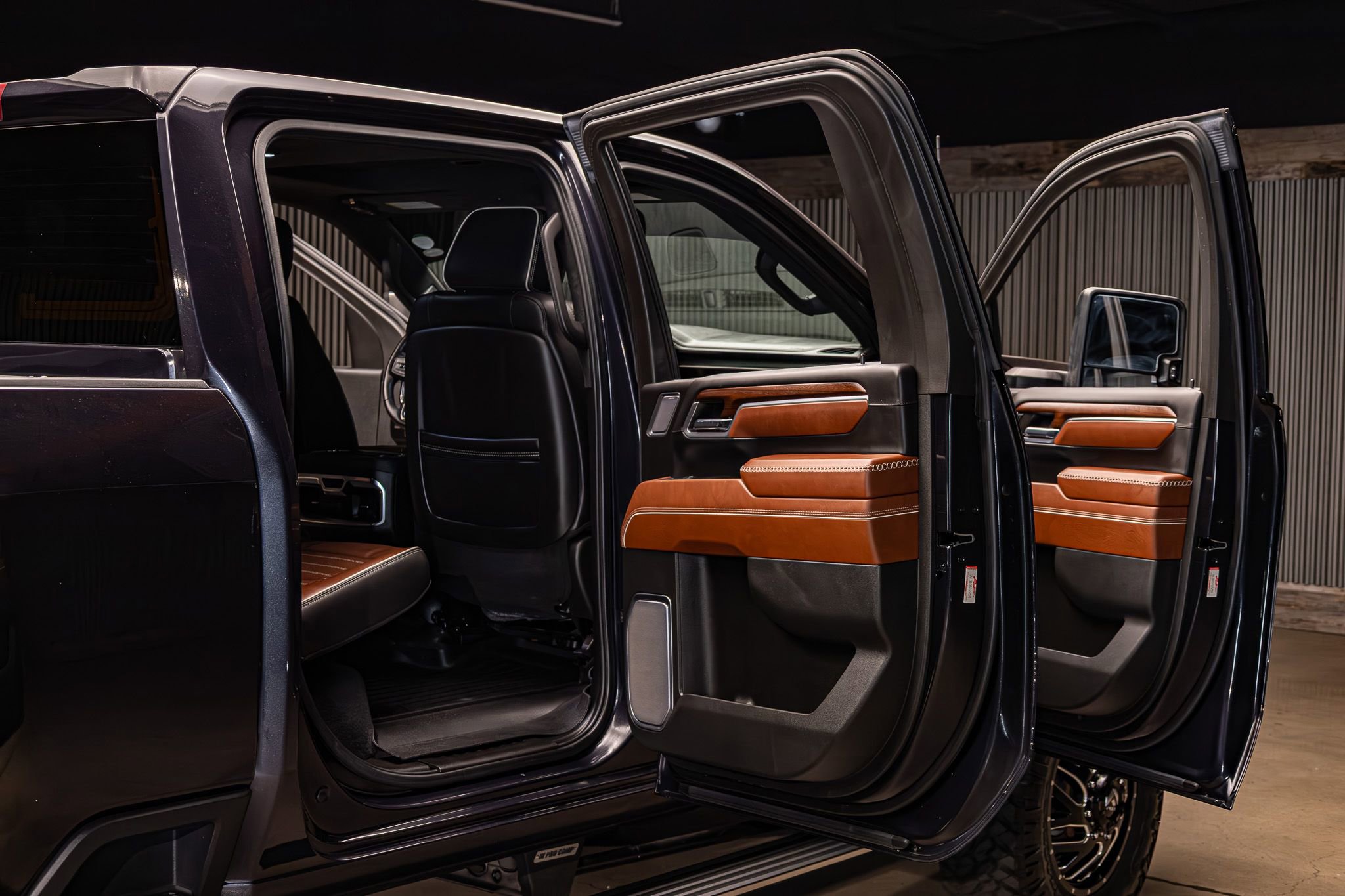 Used 2024 GMC Sierra 3500 Denali Ultimate image 31