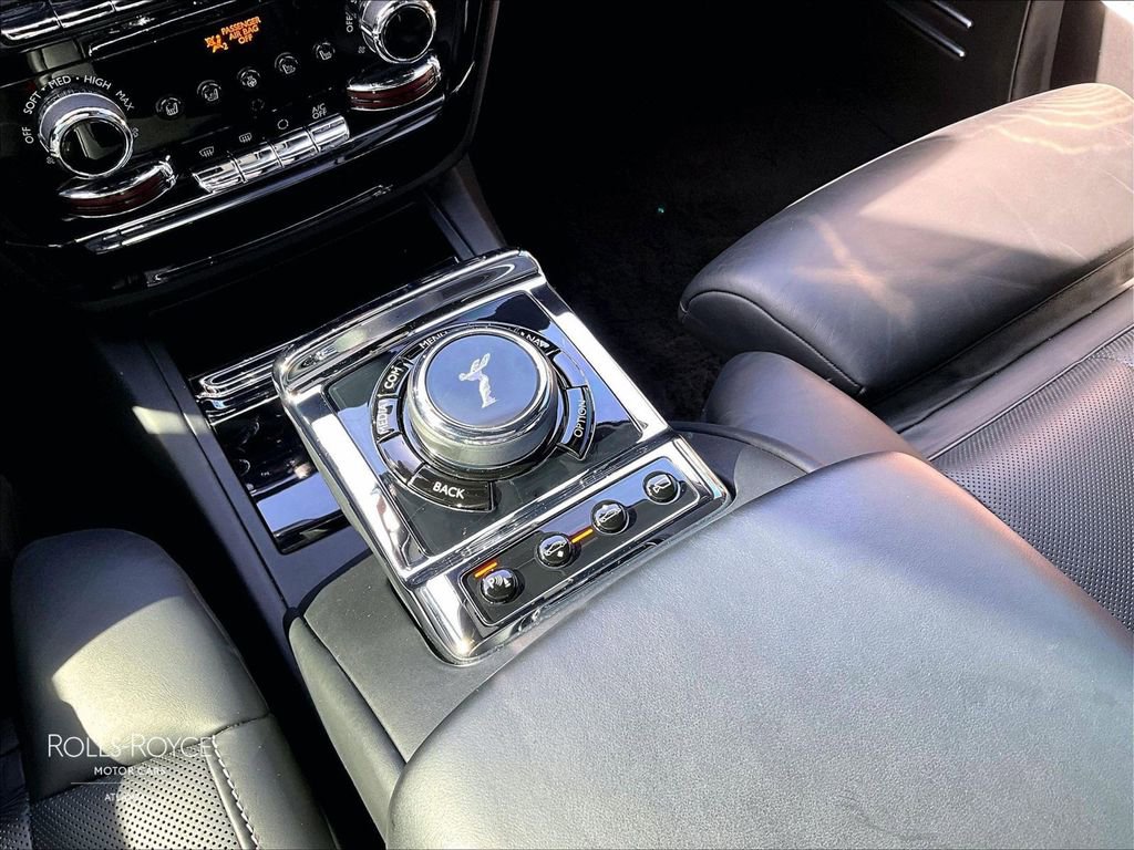 Used 2020 Rolls-Royce Phantom Sedan image 31