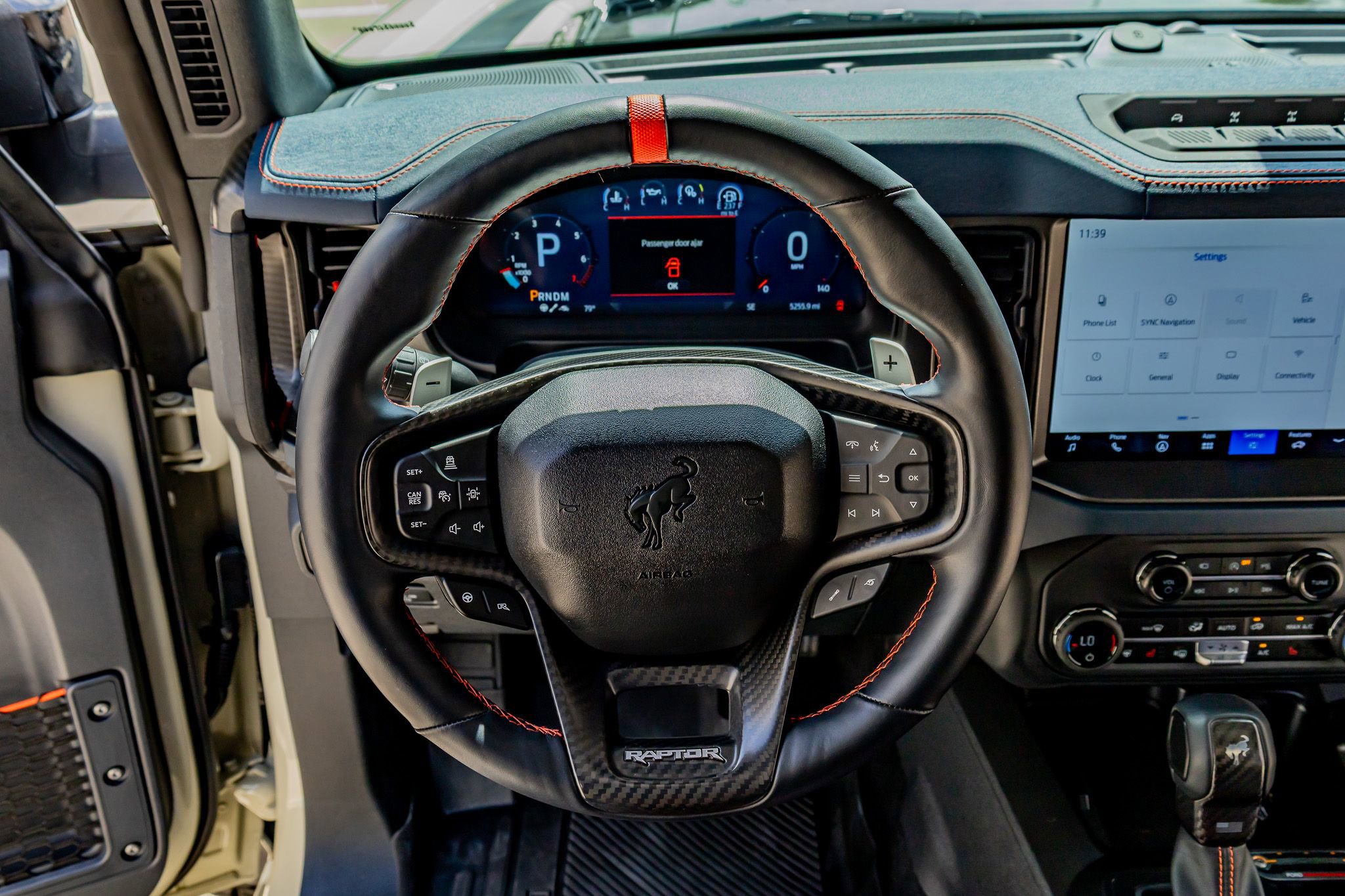 Used 2025 Ford Bronco Raptor AWD/4WD image 19