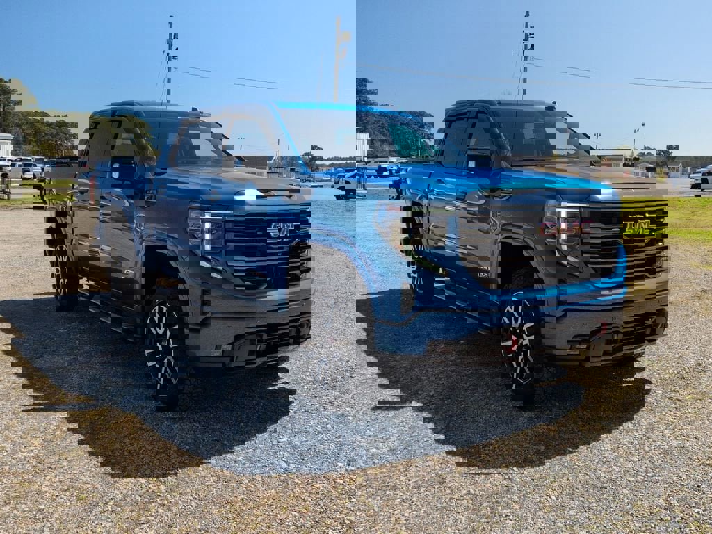 Used 2023 GMC Sierra 1500 AT4 w/ Technology Package image 3