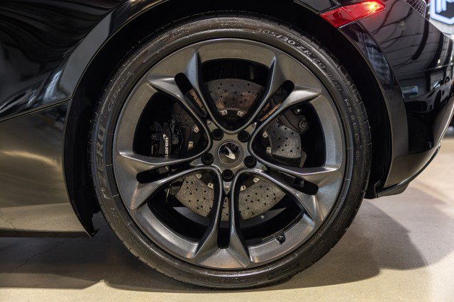 Used 2020 McLaren 720S Spider RWD image 45