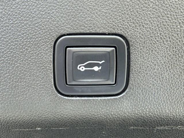 Used 2021 Cadillac Escalade ESV Sport w/ Driver Assist Tech Package image 13