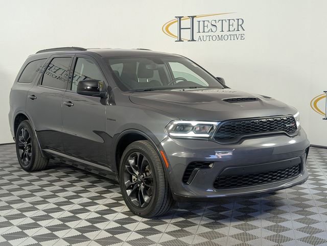 Used 2023 Dodge Durango R/T w/ Blacktop Package AWD/4WD image 2