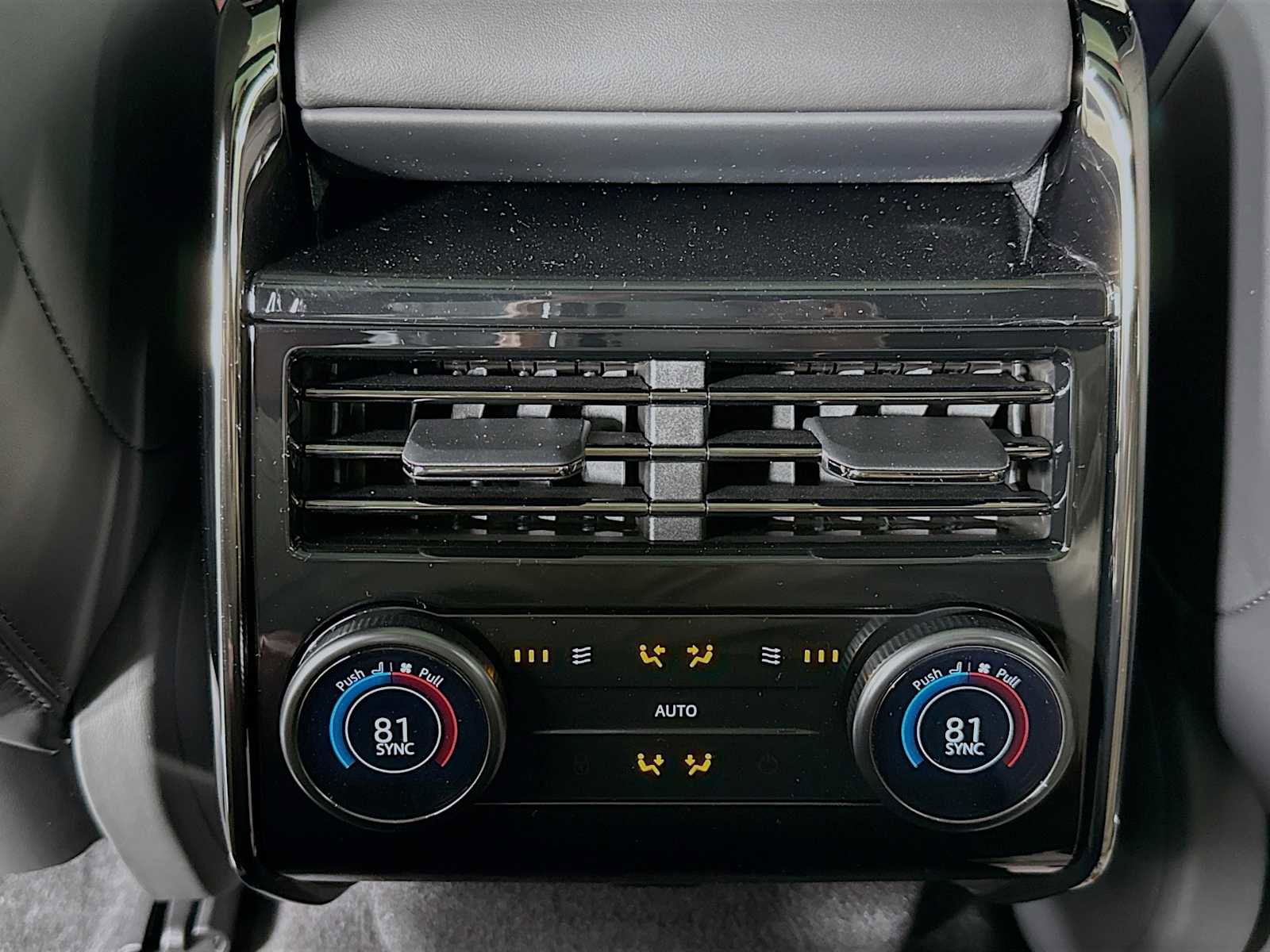 New 2026 Land Rover Range Rover Sport SV image 27