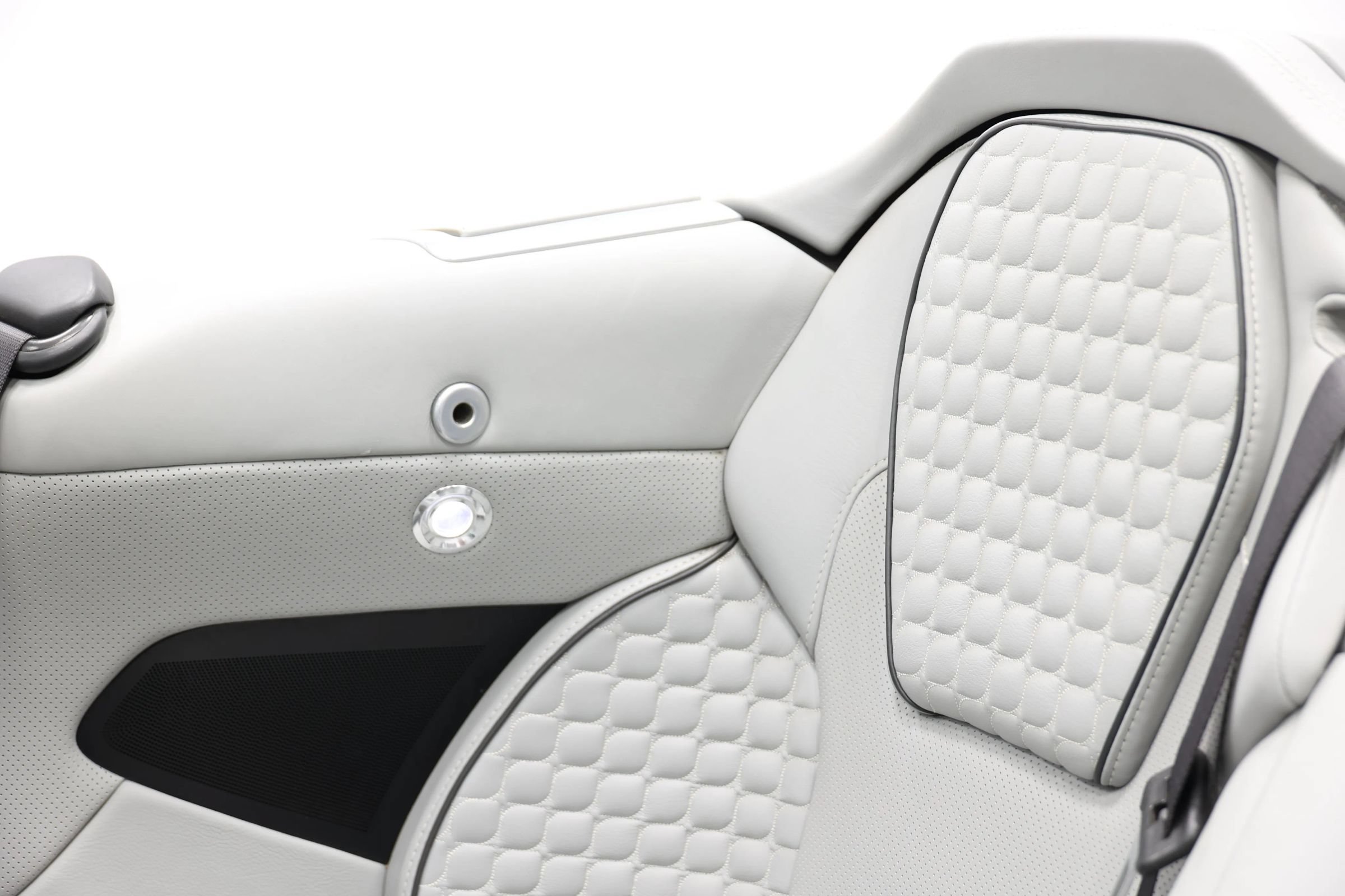 Used 2014 Aston Martin Vanquish Volante RWD image 54