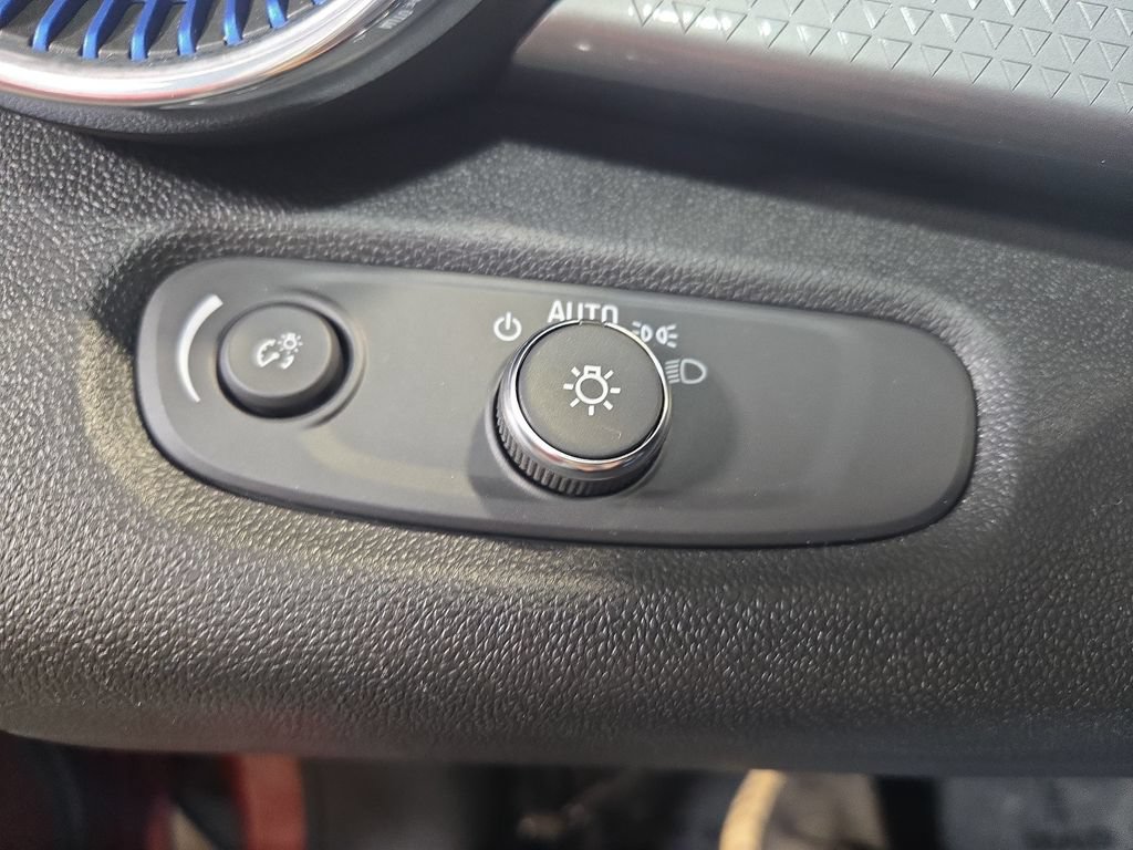 Used 2024 Chevrolet Trax LT w/ Driver Confidence Package FWD image 27