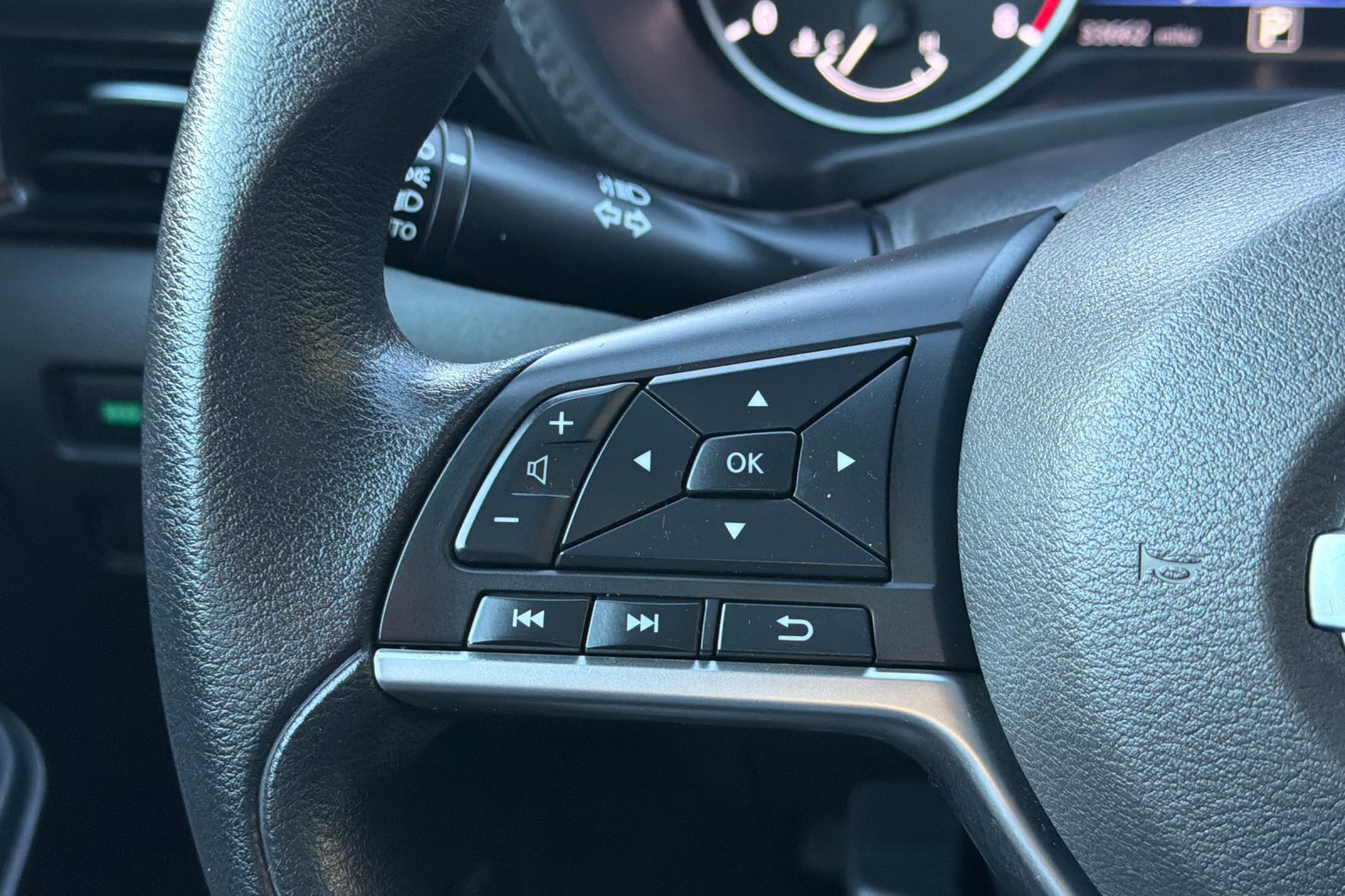 Used 2023 Nissan Sentra SV FWD image 29