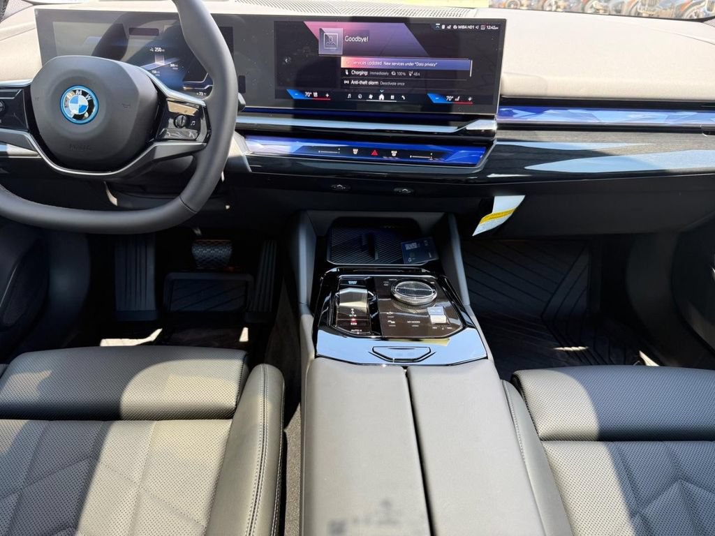 New 2027 BMW i5 xDrive40 AWD/4WD image 6