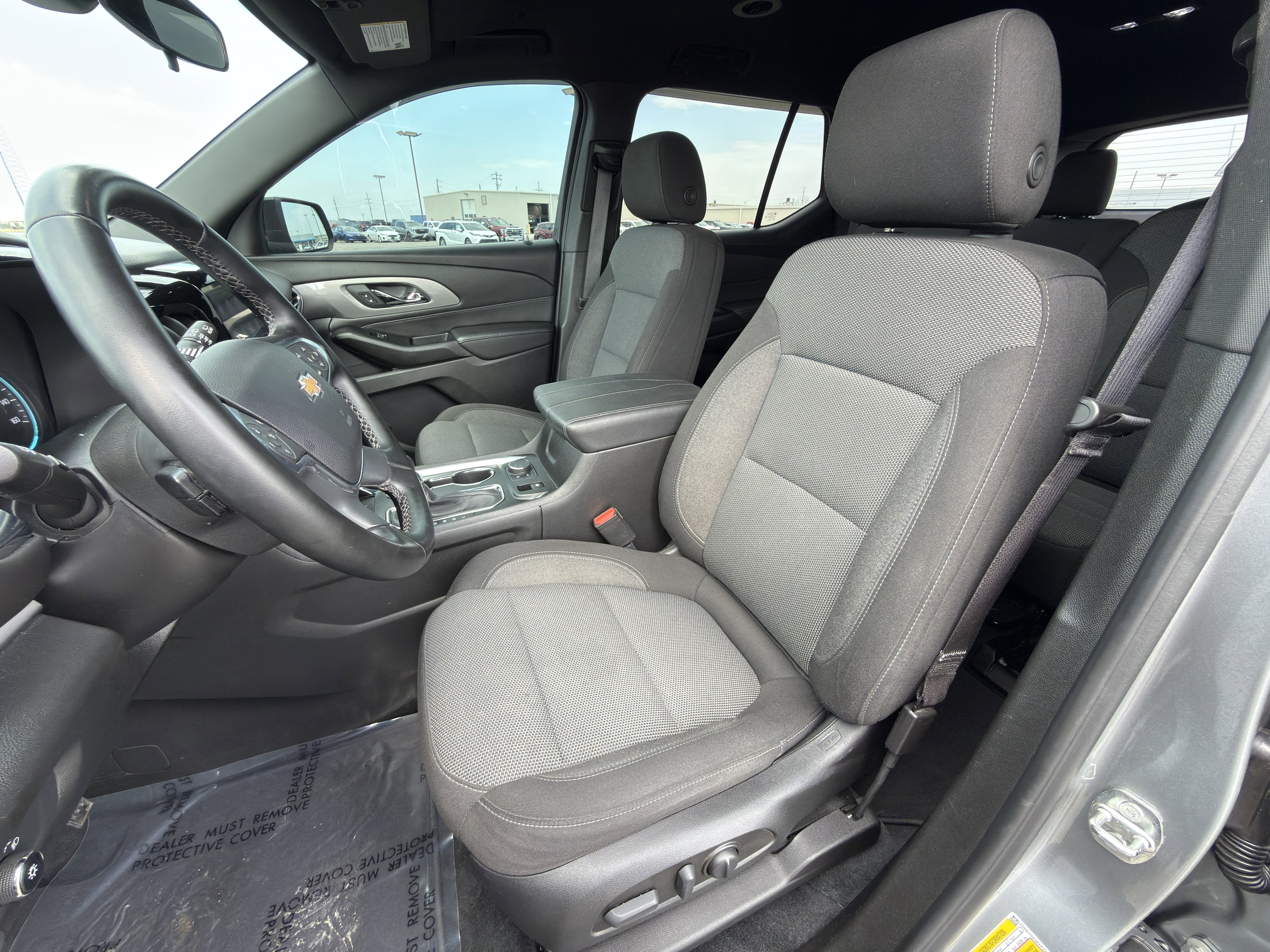 Used 2023 Chevrolet Traverse LT image 11