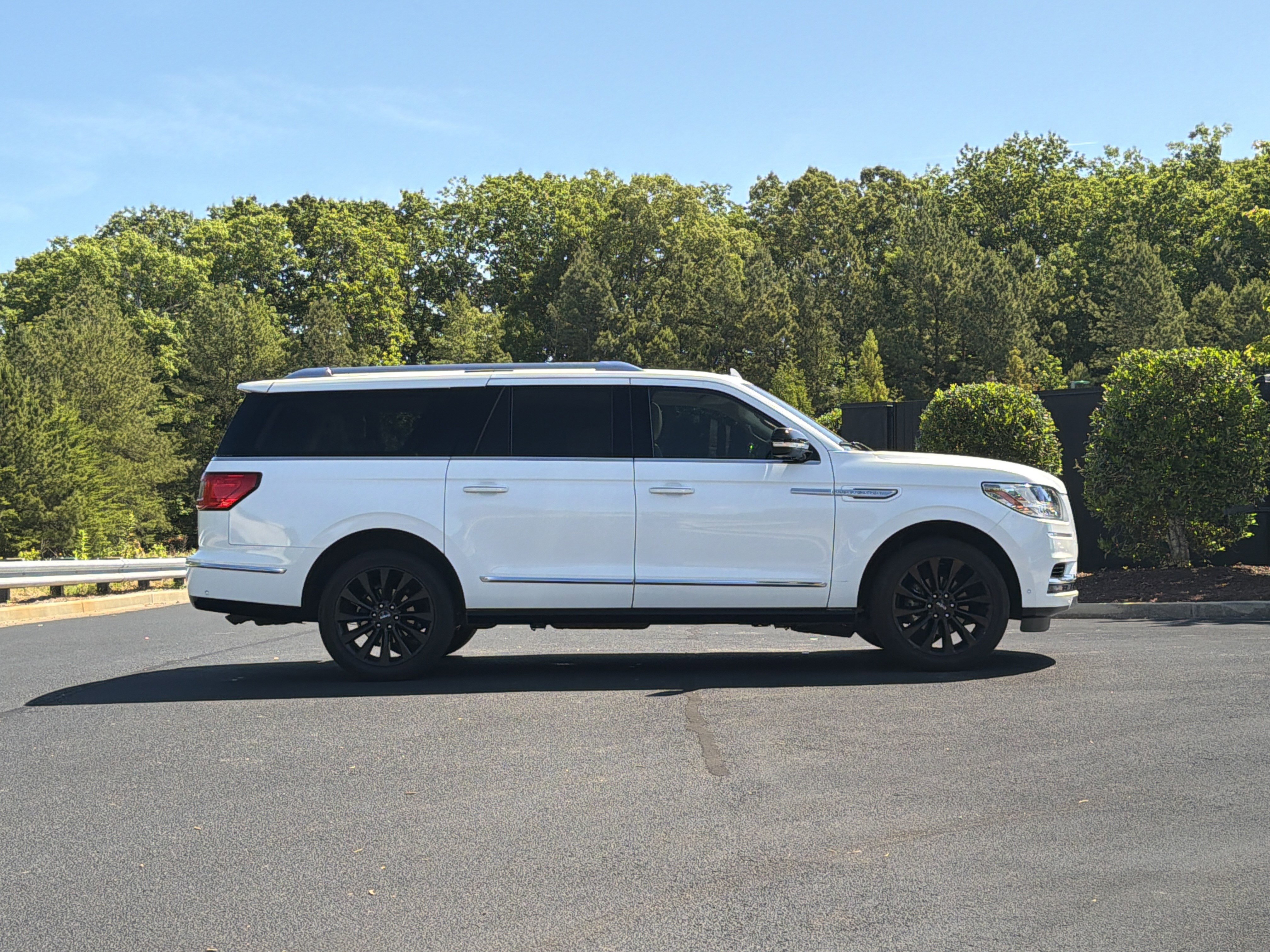Used 2020 Lincoln Navigator L Reserve w/ Luxury Package RWD image 12
