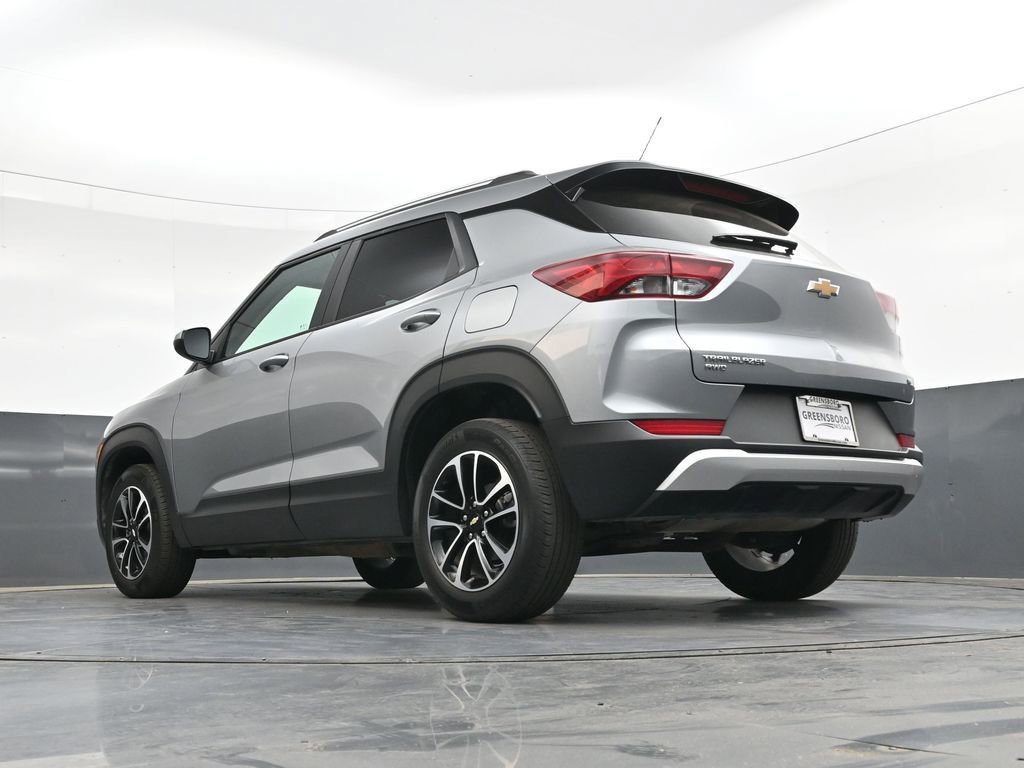Used 2025 Chevrolet TrailBlazer LT AWD/4WD image 26