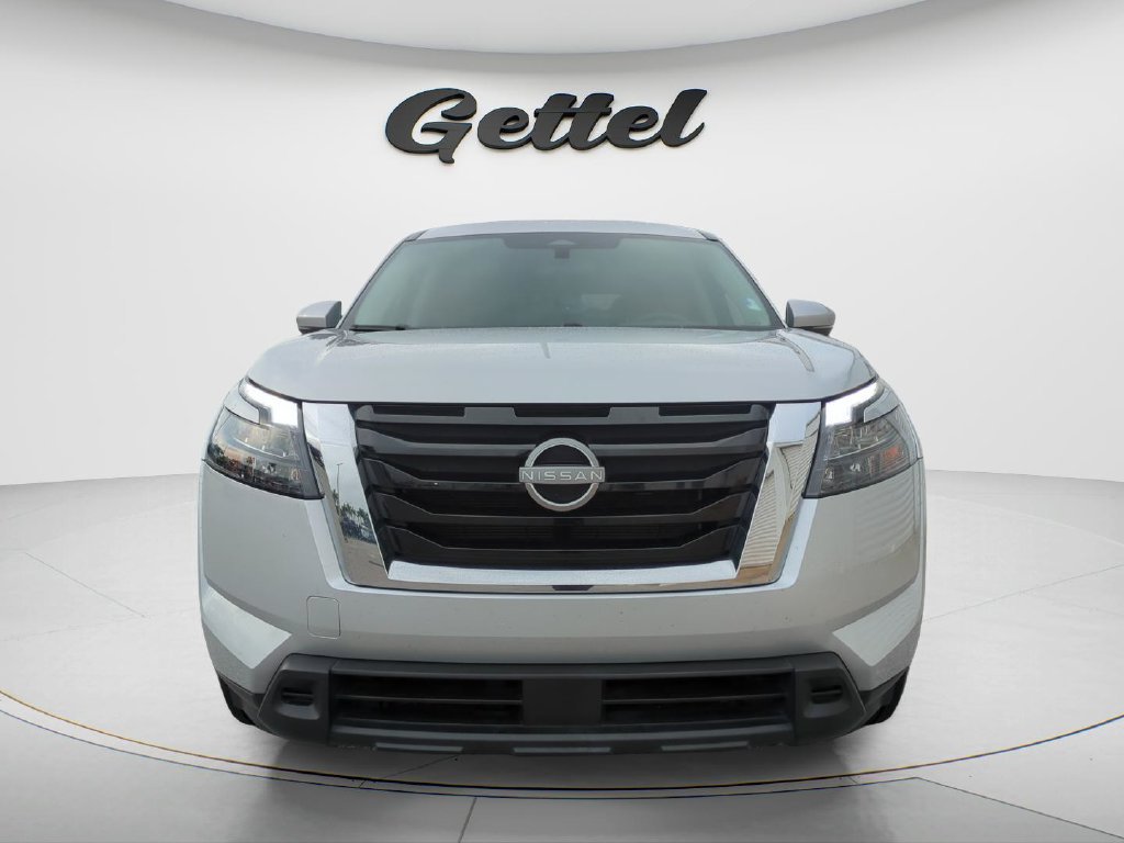 Certified 2025 Nissan Pathfinder SV FWD image 2