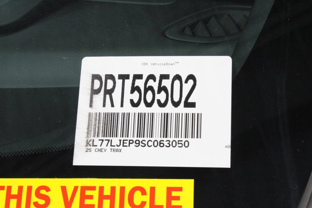 Used 2025 Chevrolet Trax RS w/ Driver Confidence Package FWD image 32