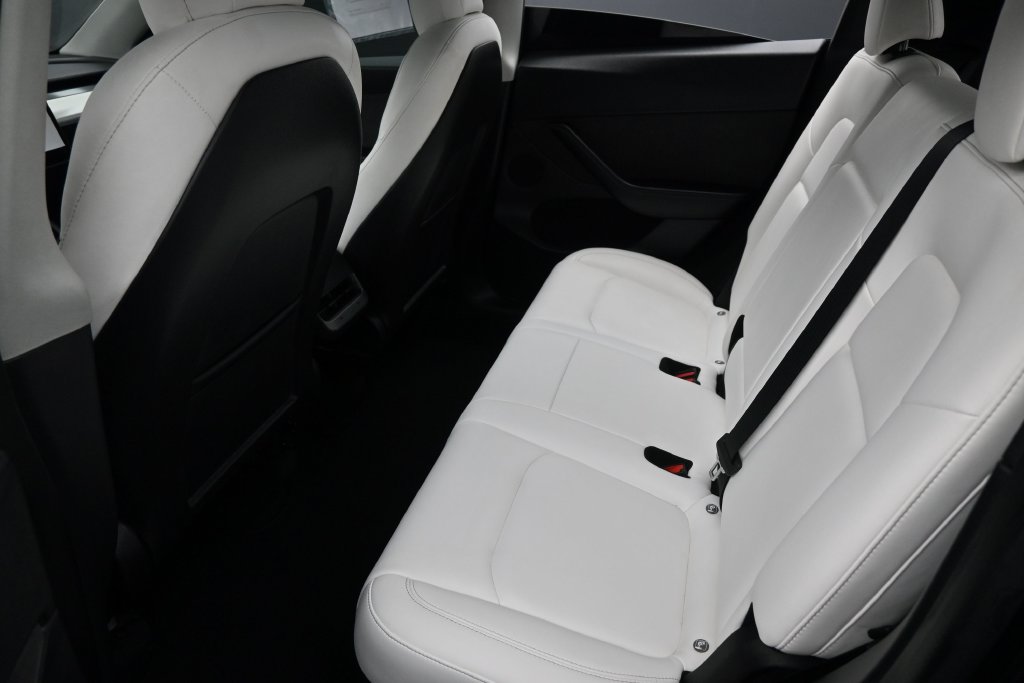 Used 2022 Tesla Model Y Performance AWD/4WD image 23