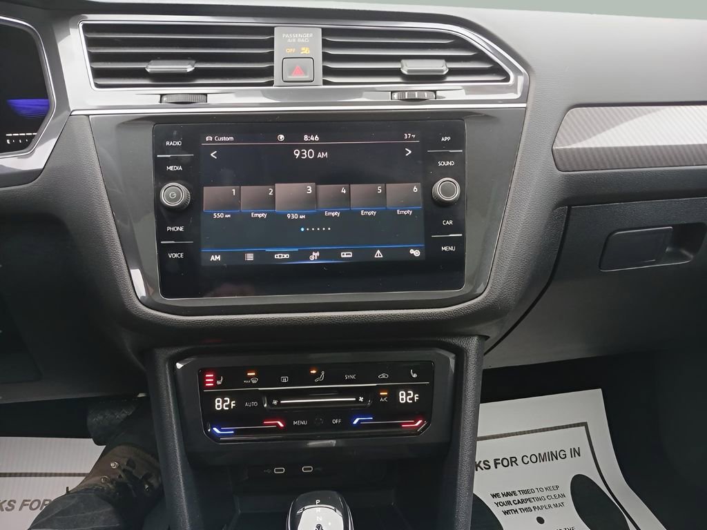 Used 2022 Volkswagen Tiguan SE image 10