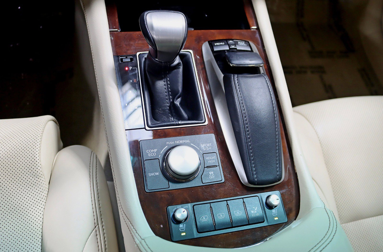 Used 2013 Lexus LS 460 AWD w/ Ultra Luxury Pkg image 23