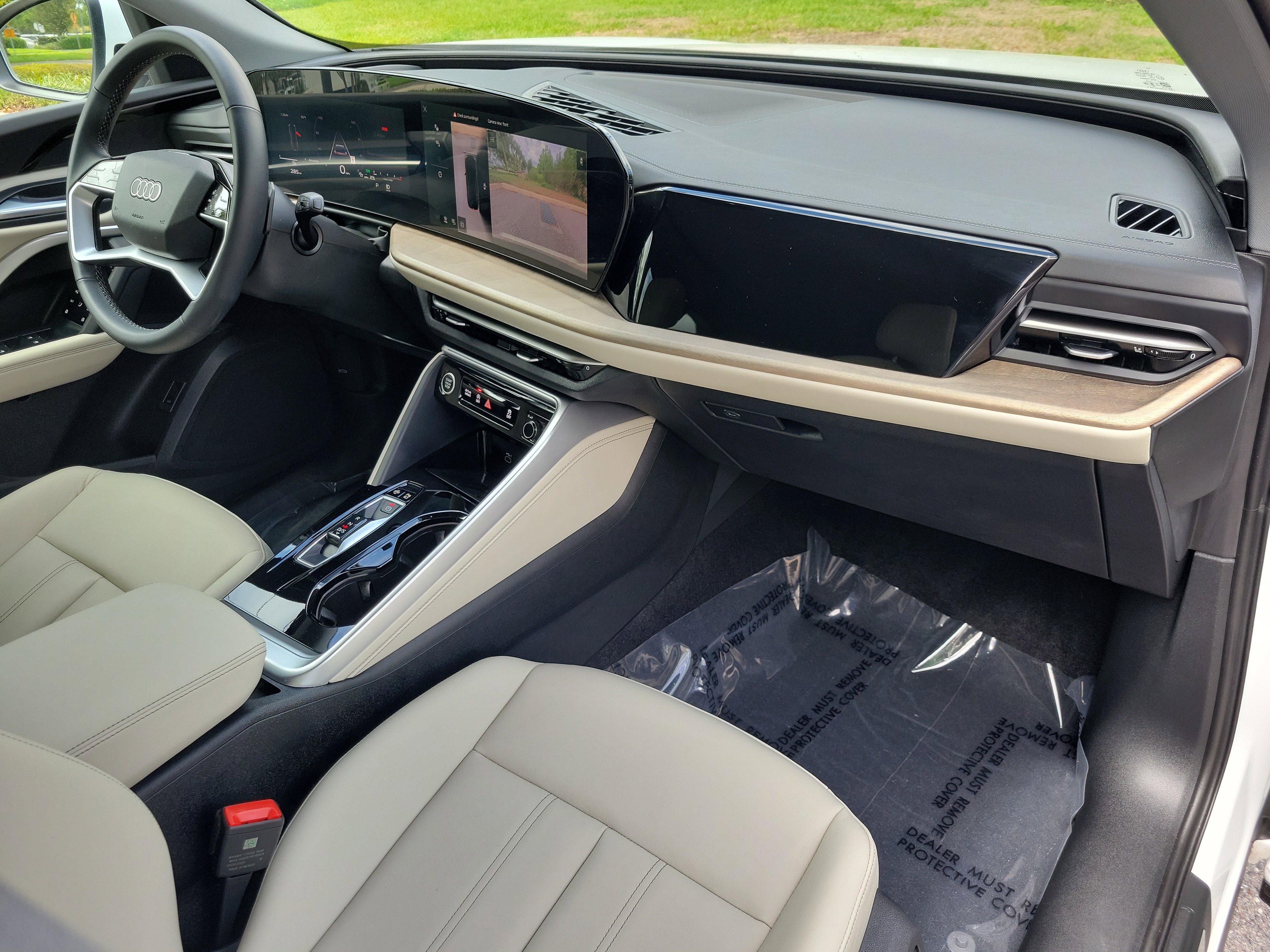 Used 2025 Audi Q5 Premium w/ Convenience Package image 11