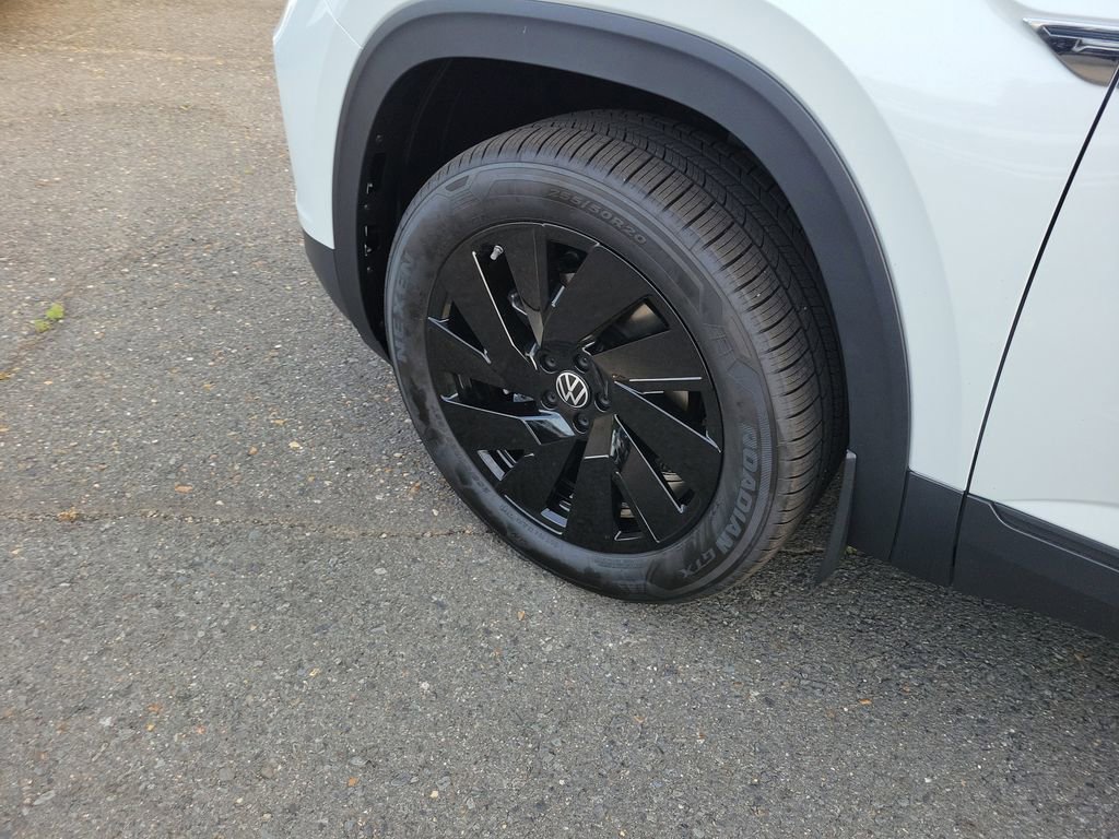 New 2026 Volkswagen Atlas Cross Sport SE FWD image 6