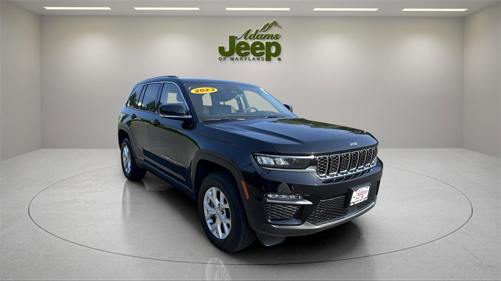 Used 2023 Jeep Grand Cherokee Limited image 3