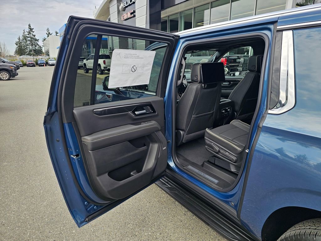 New 2026 GMC Yukon XL Elevation w/ Elevation Premium Package AWD/4WD image 16