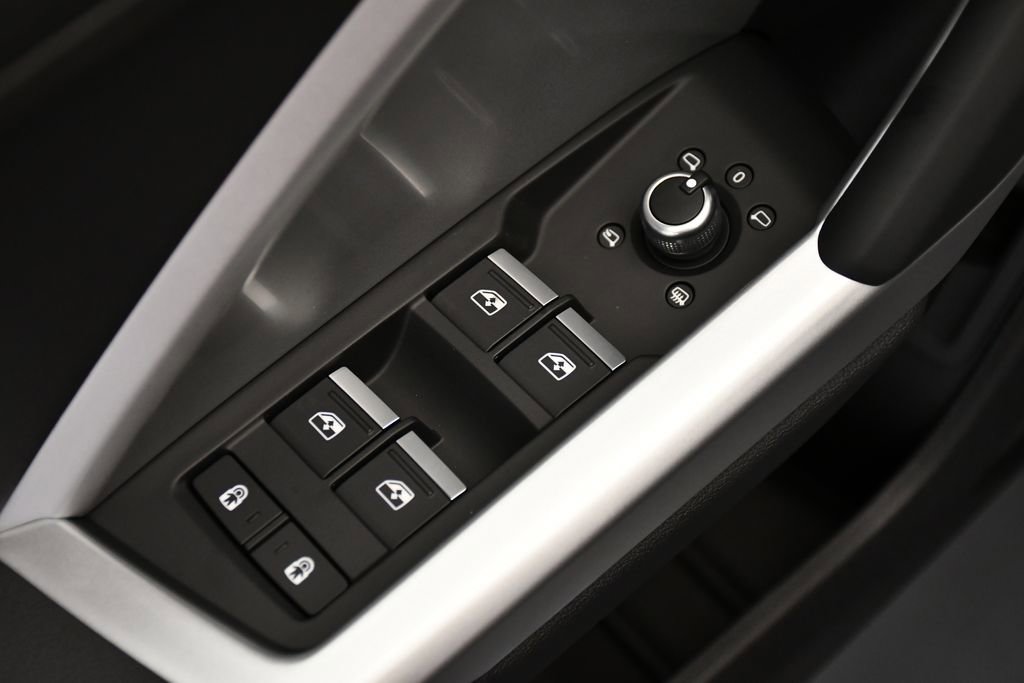 Used 2025 Audi Q3 2.0T Premium w/ Convenience Package image 35