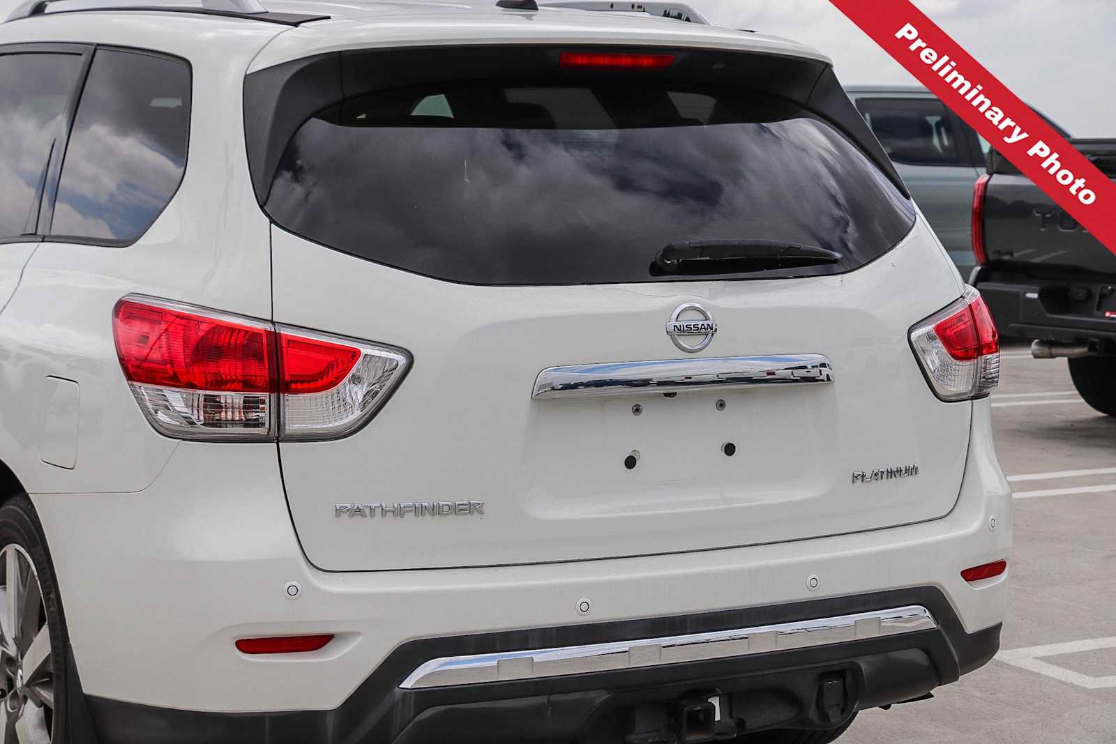 Used 2013 Nissan Pathfinder Platinum FWD image 9