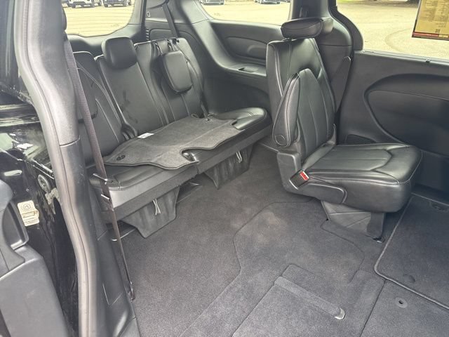 Used 2025 Chrysler Pacifica Select FWD image 17