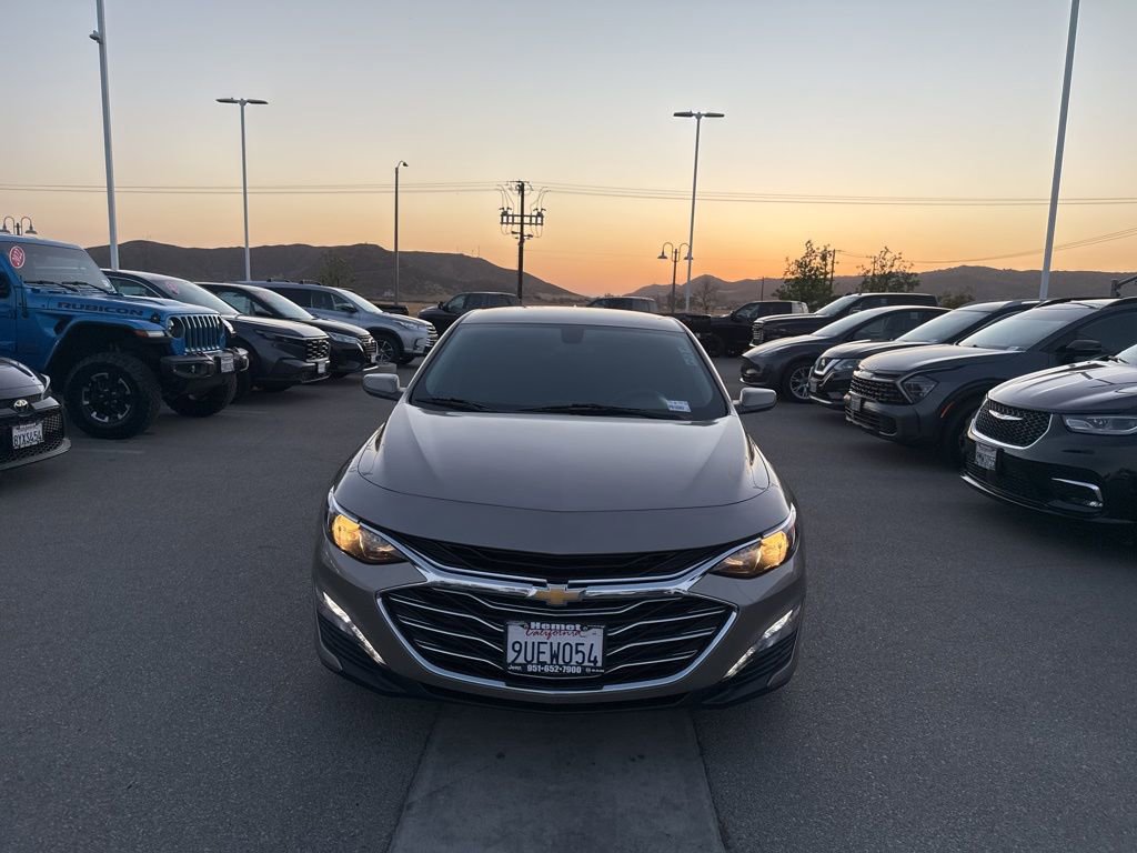 Used 2022 Chevrolet Malibu LT FWD image 3