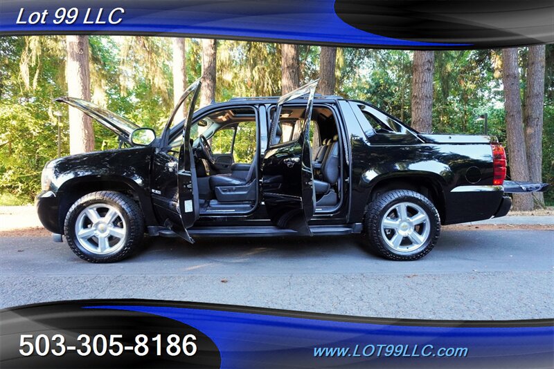 Used 2012 Chevrolet Avalanche LTZ AWD/4WD image 31