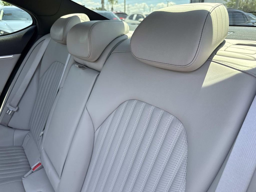 Used 2023 Genesis G70 2.0T w/ Sport Prestige Package RWD image 15