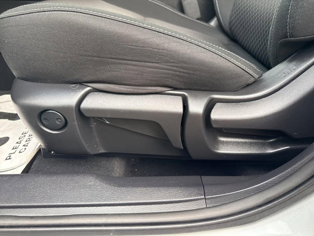 Used 2024 Mitsubishi Outlander ES image 16