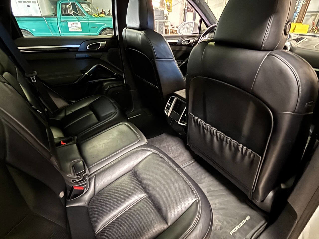 Used 2016 Porsche Cayenne GTS AWD/4WD image 33