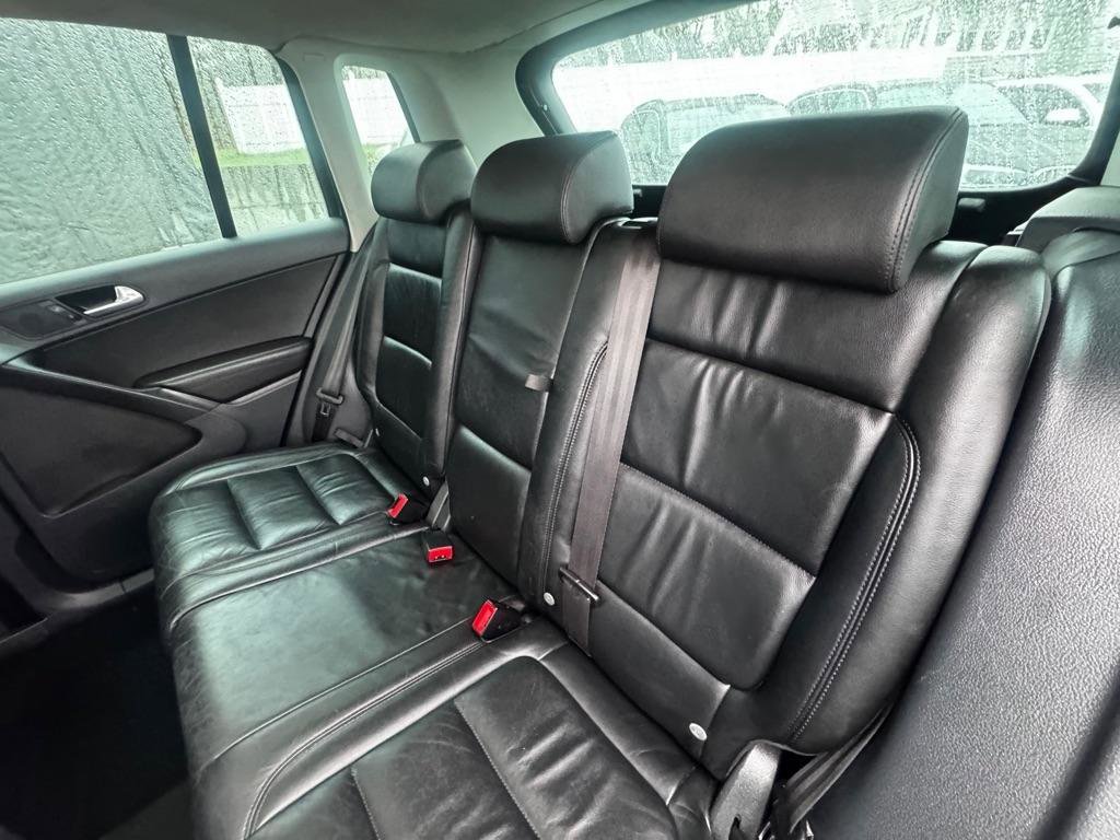 Used 2011 Volkswagen Tiguan S AWD/4WD image 11