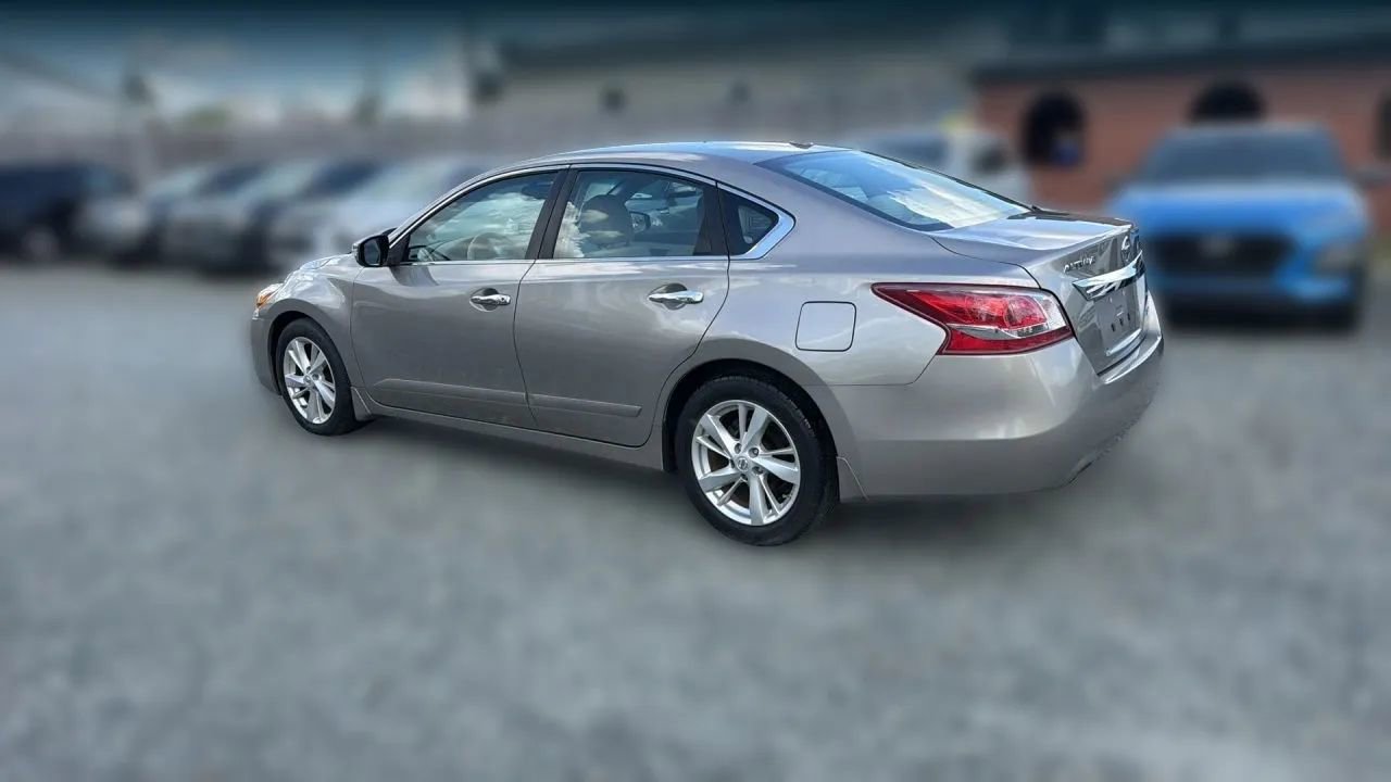 Used 2013 Nissan Altima 2.5 SV w/ 2.5SV Convenience Pkg FWD image 5