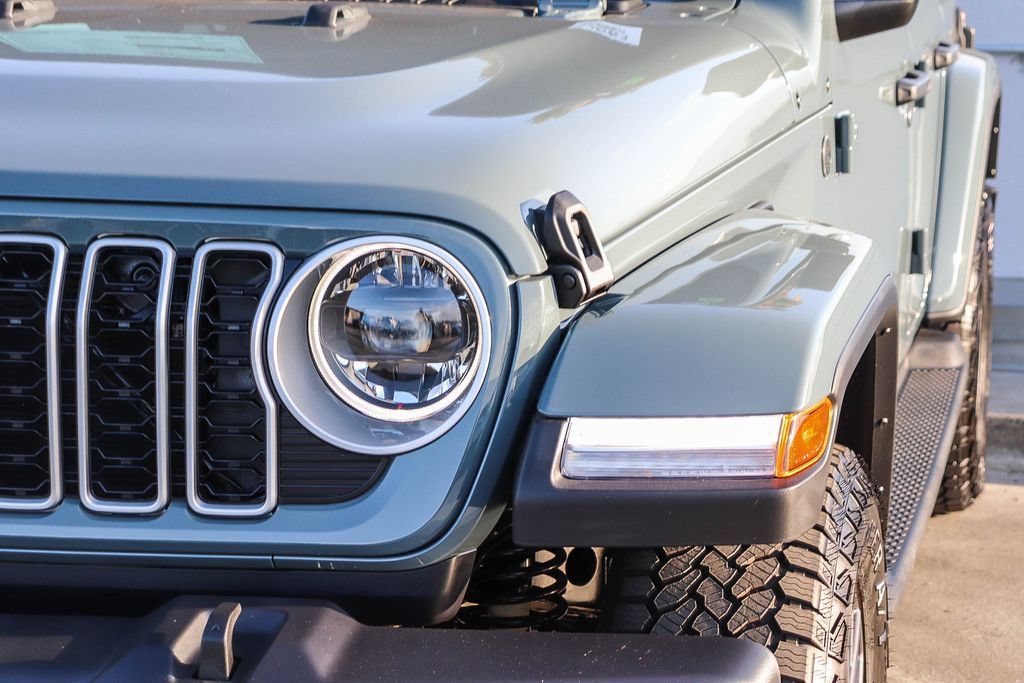New 2026 Jeep Wrangler Unlimited Sahara AWD/4WD image 5