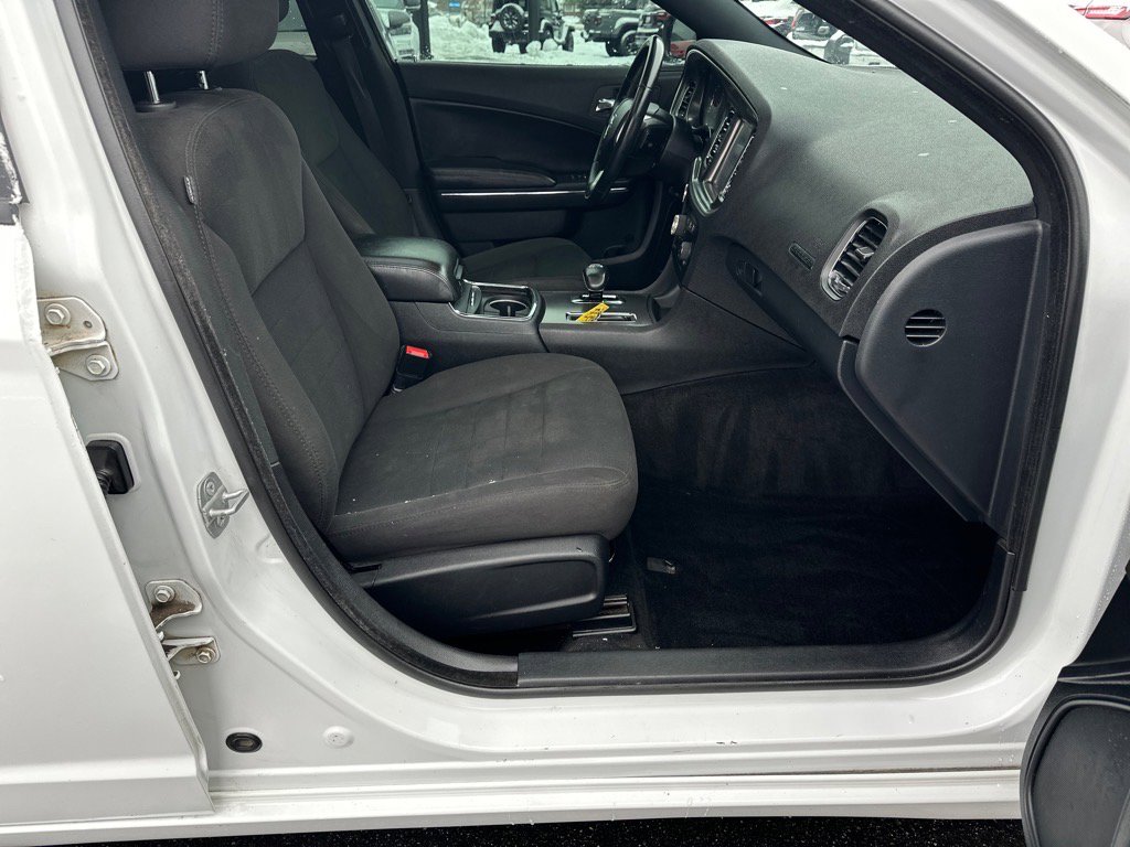 Used 2014 Dodge Charger SXT RWD image 15
