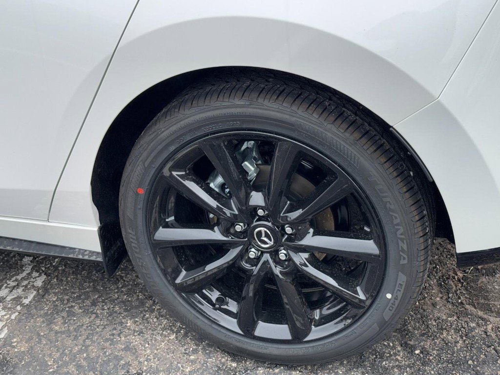 New 2026 MAZDA MAZDA3 Hatchback w/Premium Plus Pkg image 4