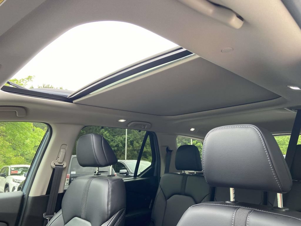 Used 2025 Honda Pilot Touring image 23