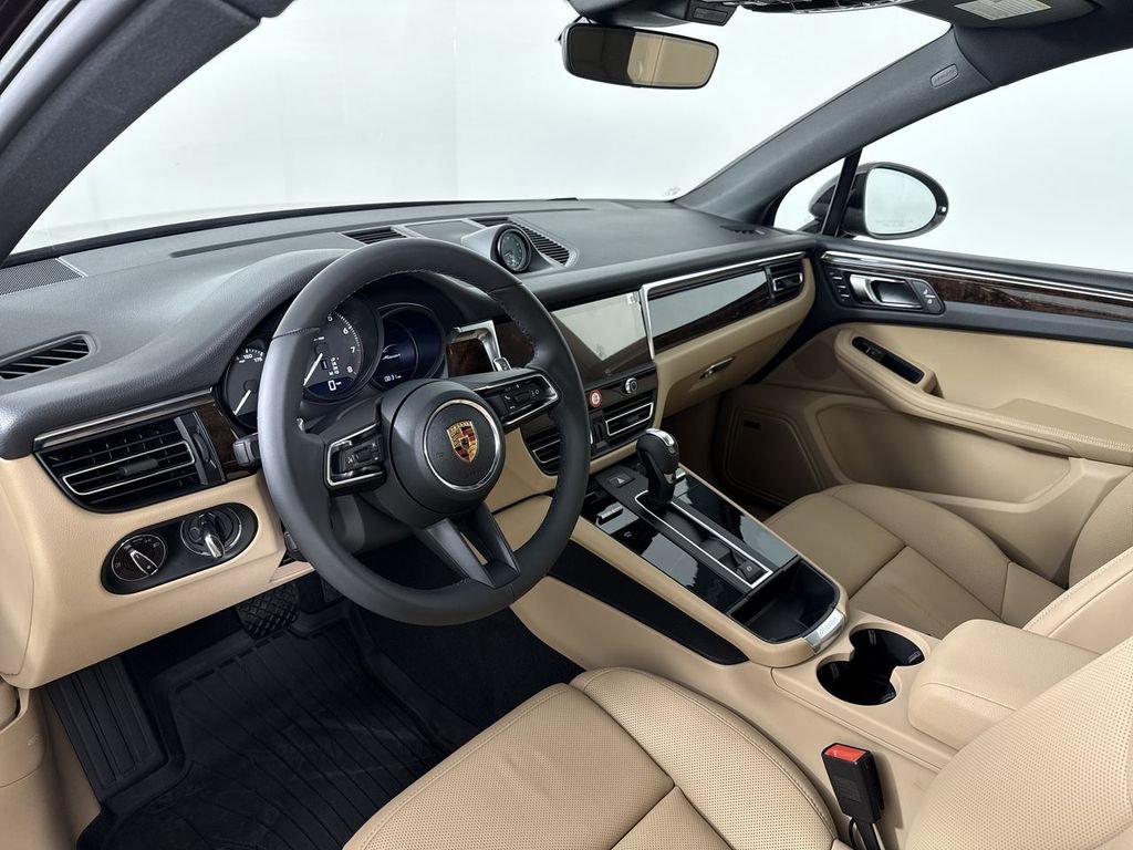 New 2026 Porsche Macan AWD/4WD image 4
