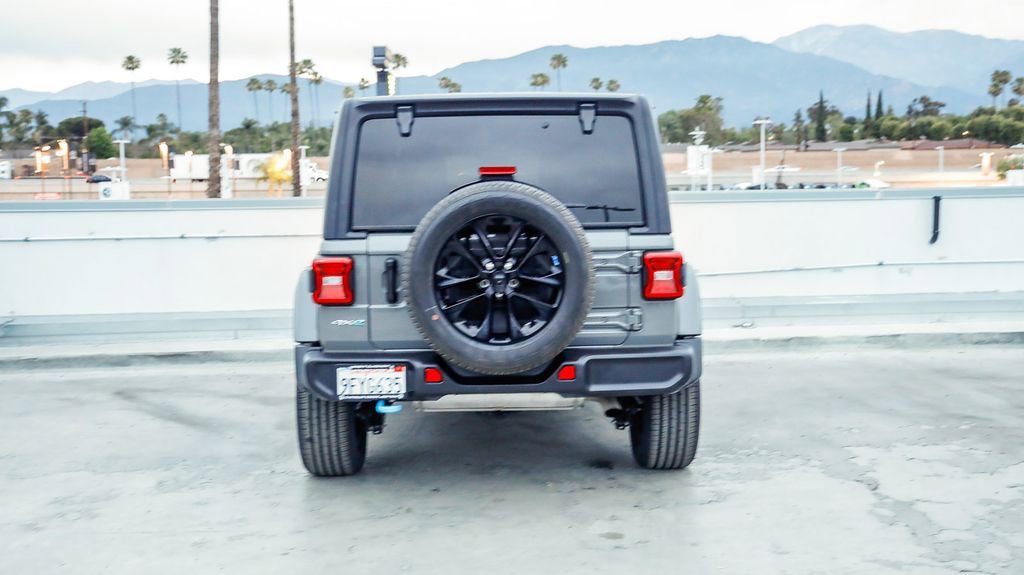 Used 2023 Jeep Wrangler Unlimited Sahara w/ Cold Weather Group AWD/4WD image 8