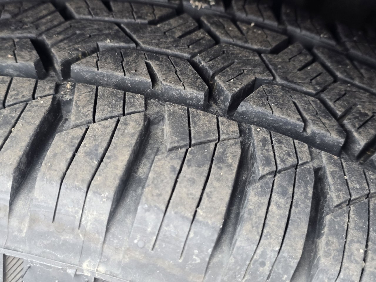 Used 2019 Toyota RAV4 Limited image 9