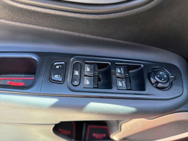 Used 2016 Jeep Renegade Limited AWD/4WD image 20