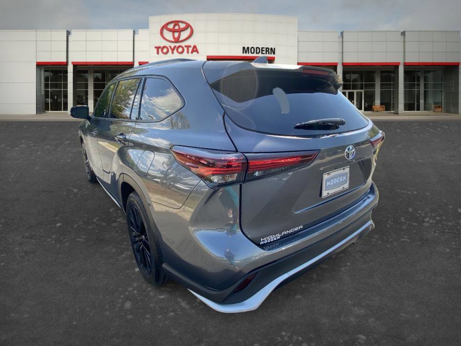 Used 2024 Toyota Highlander XSE image 6