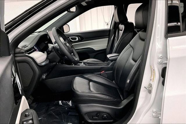 Used 2024 Jeep Compass Limited image 23