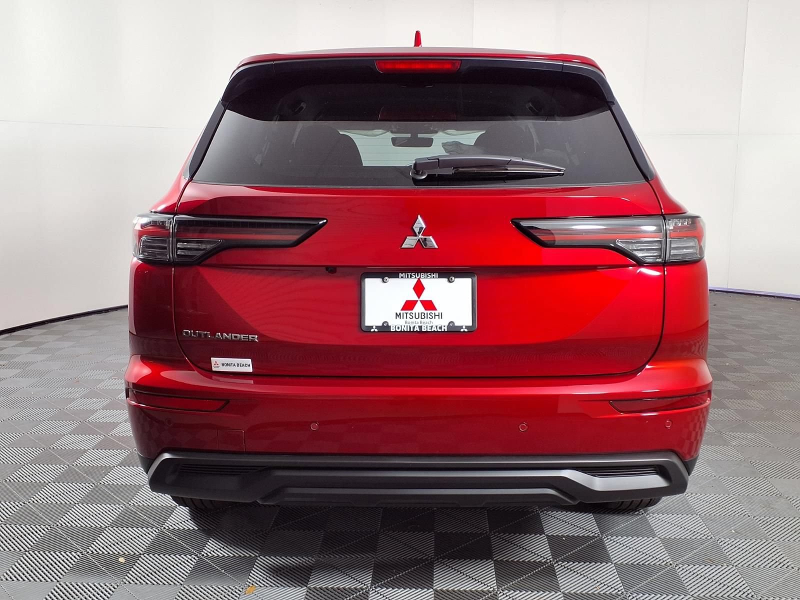 New 2026 Mitsubishi Outlander ES FWD image 6