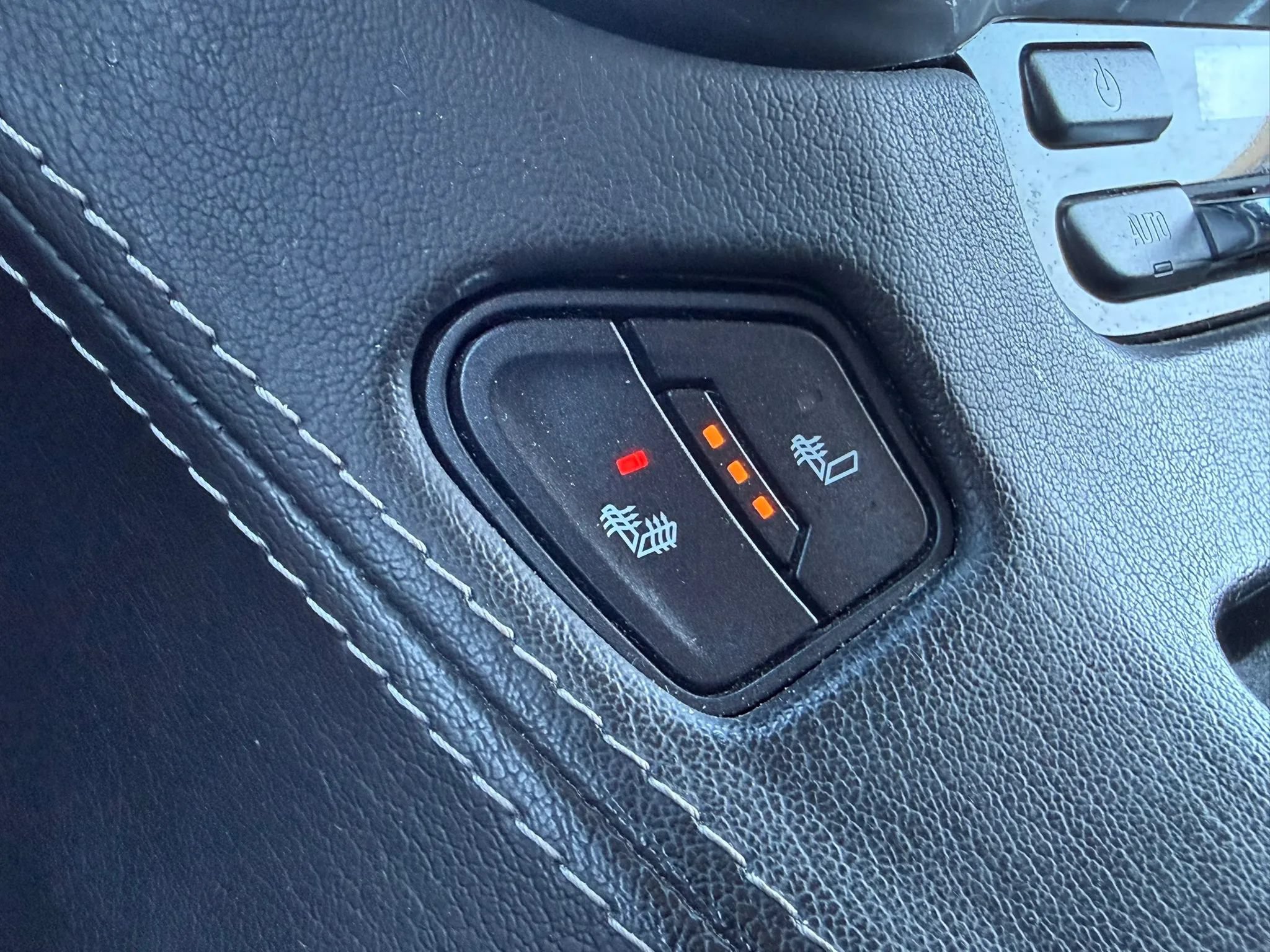 Used 2020 Chevrolet Suburban LT AWD/4WD image 45
