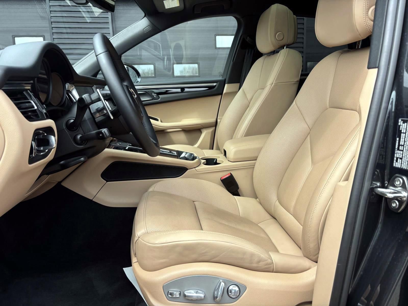 Used 2025 Porsche Macan image 16