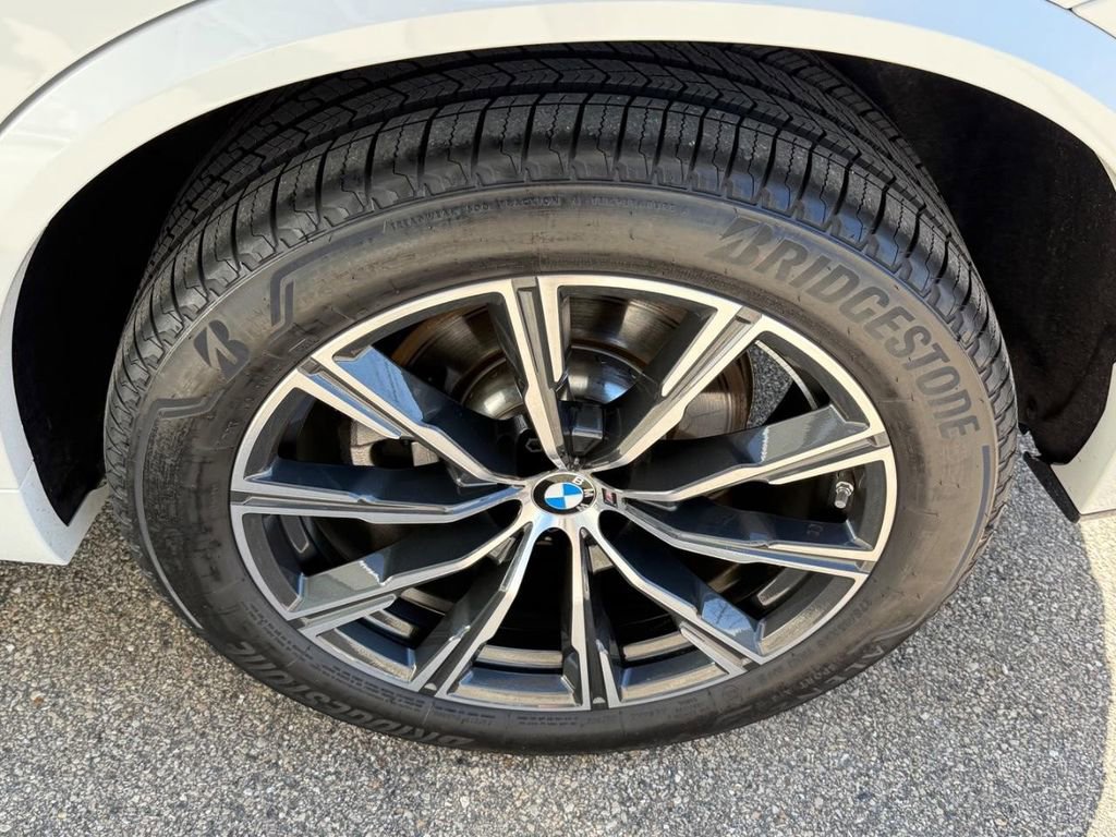 Used 2026 BMW X5 xDrive40i w/ M Sport Package AWD/4WD image 7