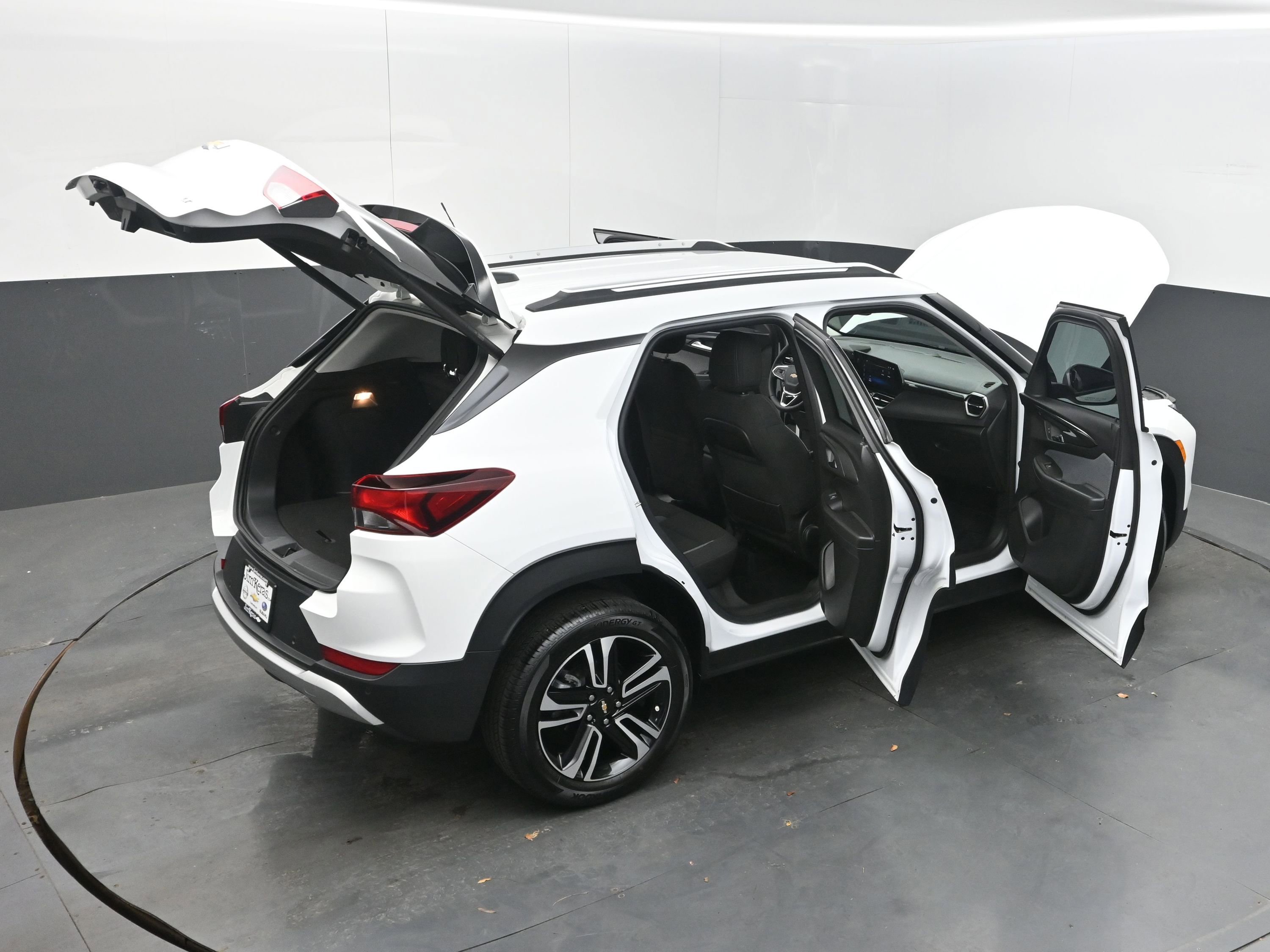 Used 2024 Chevrolet TrailBlazer LT w/ Convenience Package AWD/4WD image 46